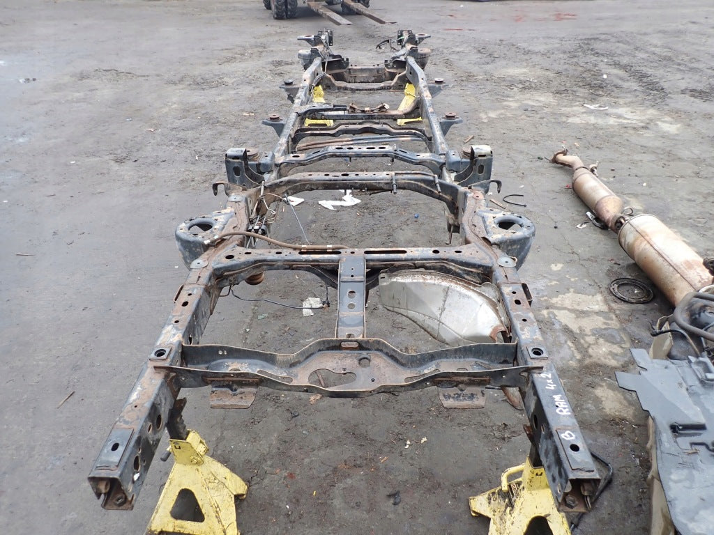 Rama Kpl. Dodge Ram Quad Cab 4x2 09-