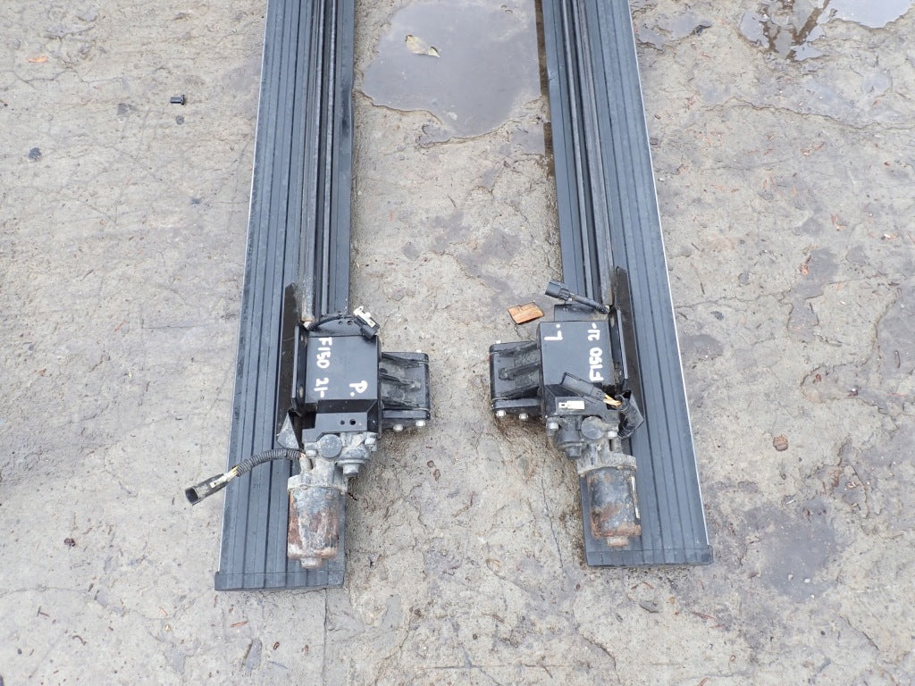 Stopnie Elektryczne Wysuwane Progi PARA Ford F150 Crew Cab Lariat 3.5 2022