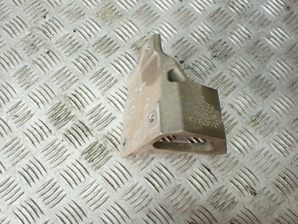 Łapa Mocowanie Silnika Prawe Chevrolet Corvette C5