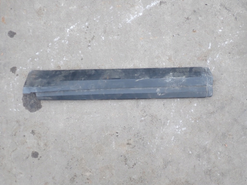 Listwa Progowa Lewa Tylna Chevrolet Tahoe Suburban Yukon Escalade 21-