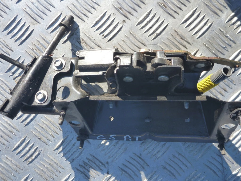Tailgate Lock Rear Chevrolet Corvette C5 2001