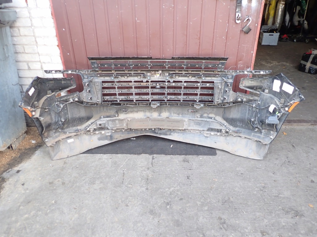 Zderzak Przedni Kpl. Atrapa Grill PDC Kamera Chevrolet Suburban Tahoe 2021-