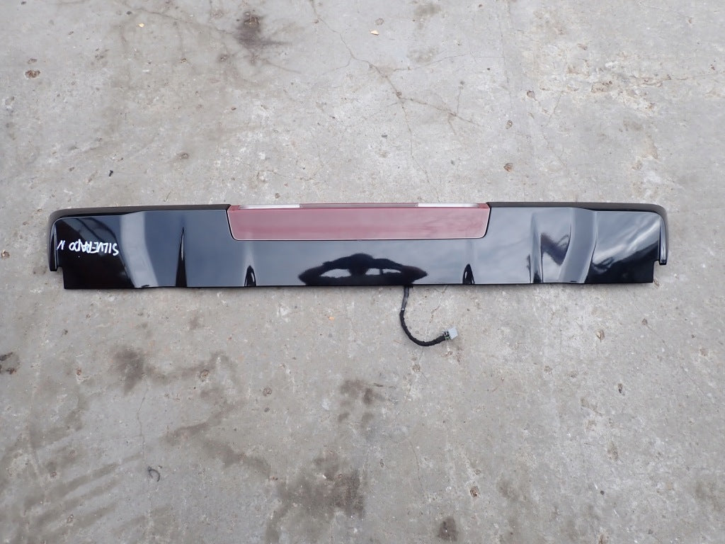 Spoiler Lotka Kabiny Lampka Stop Chevrolet Silverado GMC Sierra 2019-