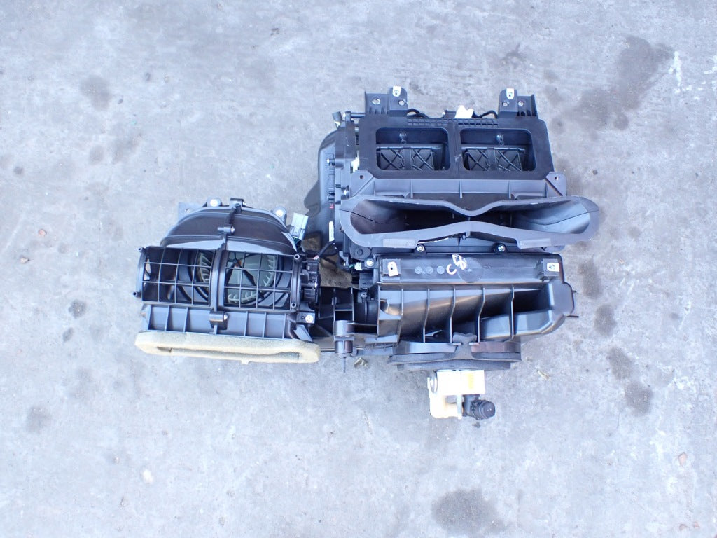 Nagrzewnica Powietrza Kpl. Chevrolet Corvette C8 2020-