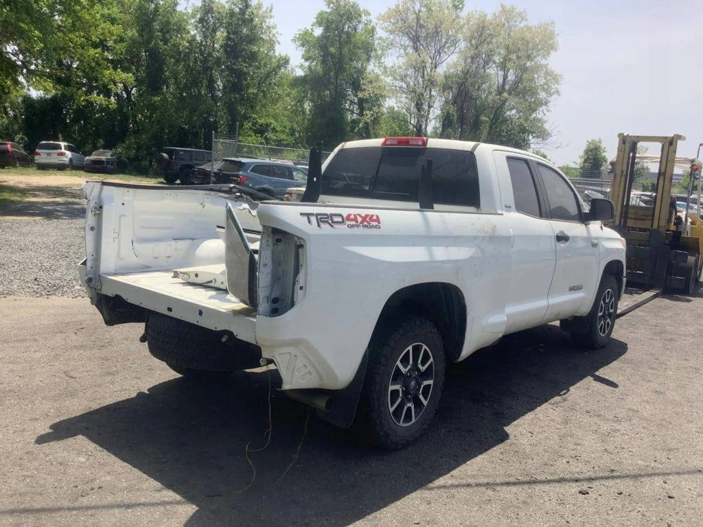 Ćwiartka Słupek Prawy Tył Toyota Tundra 2016