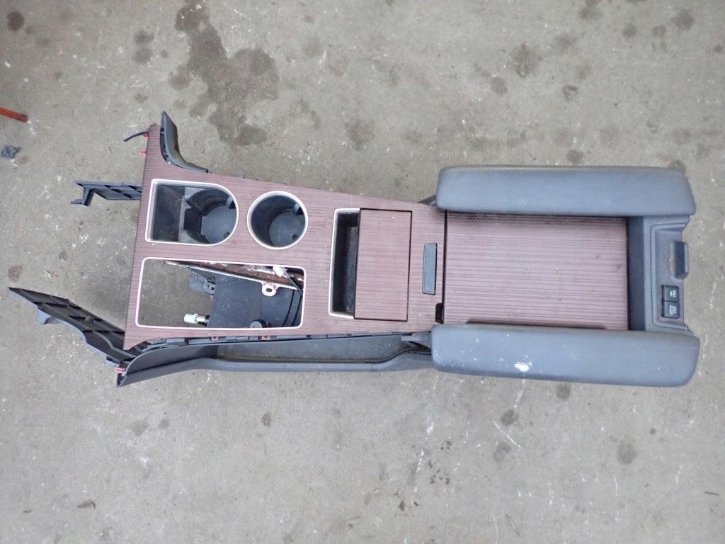 Center Tunnel Armrest Toyota Sienna XL40 2021