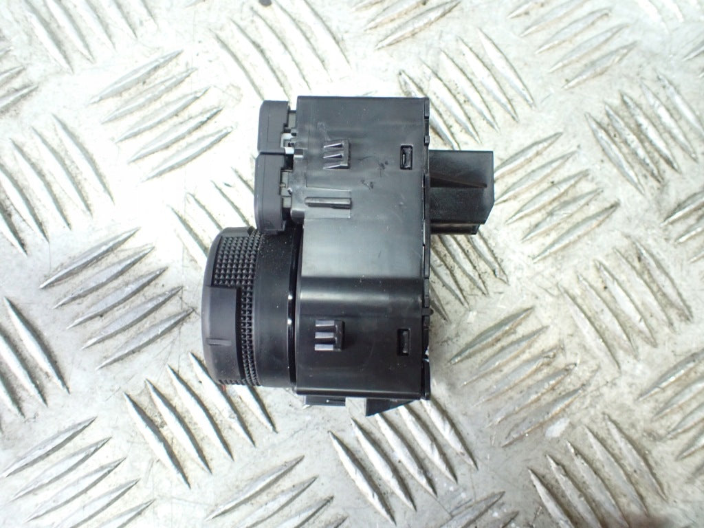 Panel Włącznik Przełącznik Napędów Chevrolet Silverado 2019-