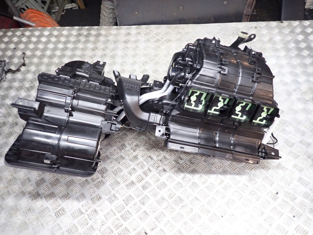 Nagrzewnica Powietrza Kpl. Chevrolet Silverado GMC Sierra 2019 2022