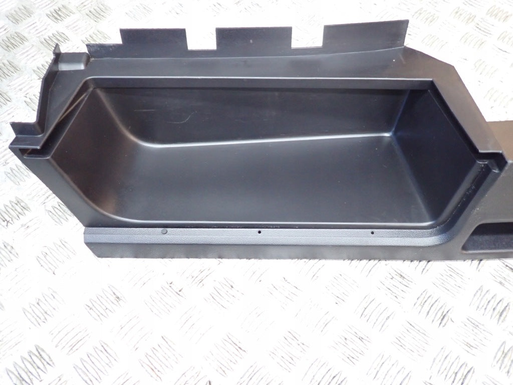 Boczek Bagaznika Prawy Dolny Ford Explorer ST 2020-
