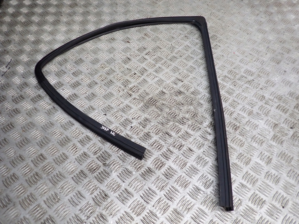 Uszczelka Szyby Drzwi Jeep Grand Cherokee WL 2021-
