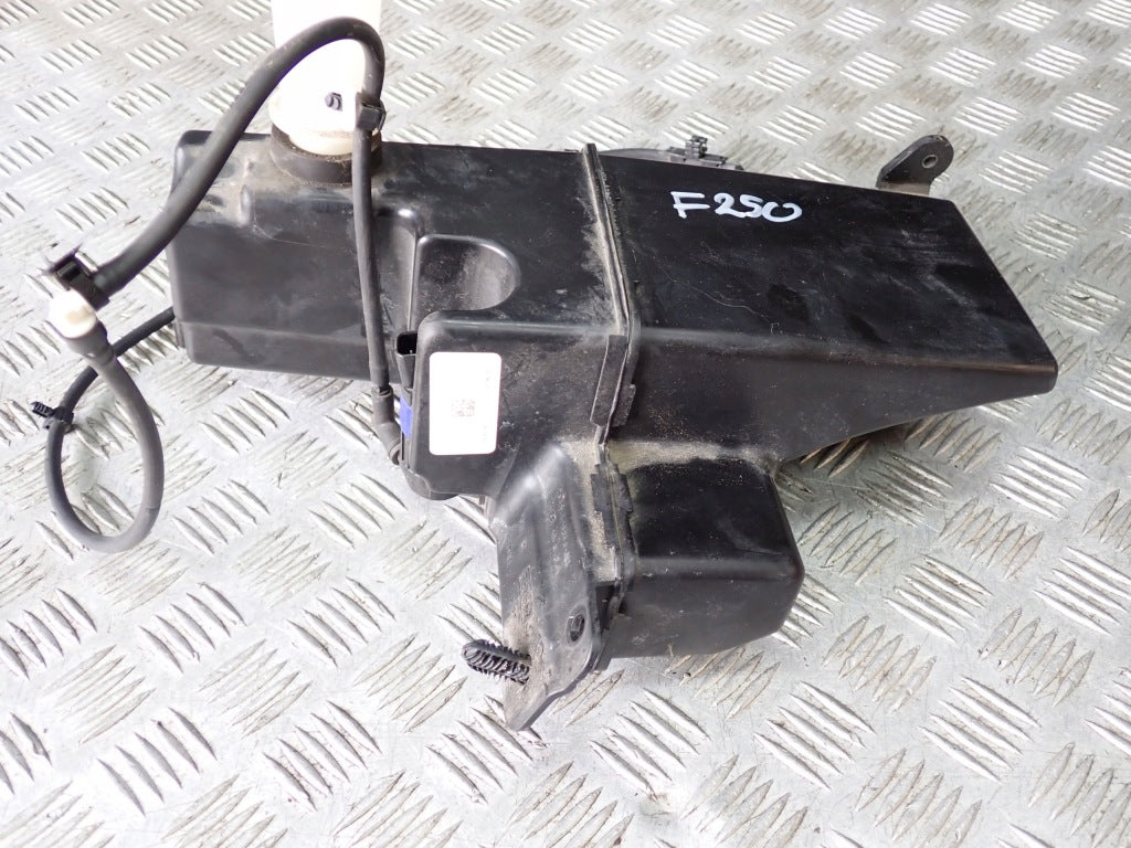 Zbiorniczek Zbiornik Spryskiwaczy Ford F250 F350 6.2 4x4 Super Duty 2021