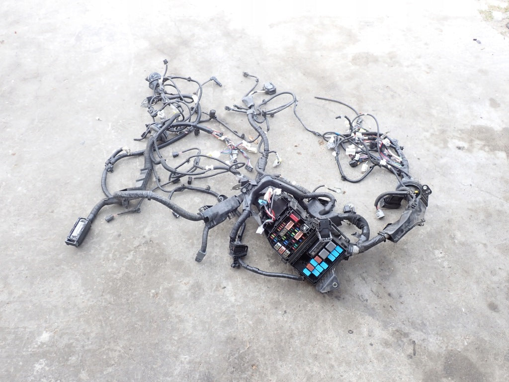 Wiązka instalacyjna do grodzi komory silnika Toyota Sienna XL40 2021- od Autolandparts, widoczna na zdjęciu
