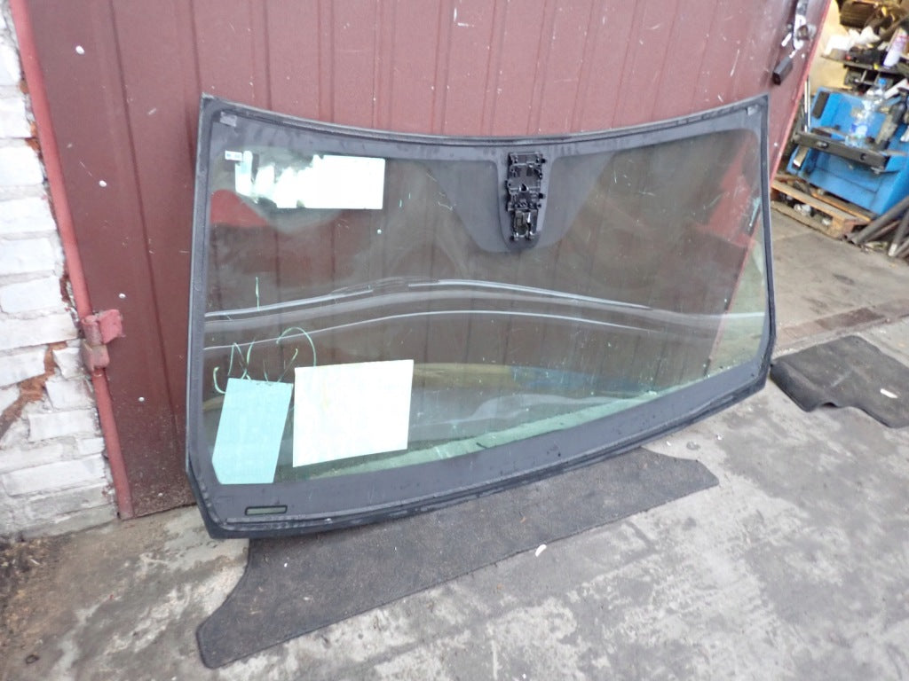 Front Head-Up Display (HUD) Chevrolet Suburban Tahoe GMC Yukon 2021-