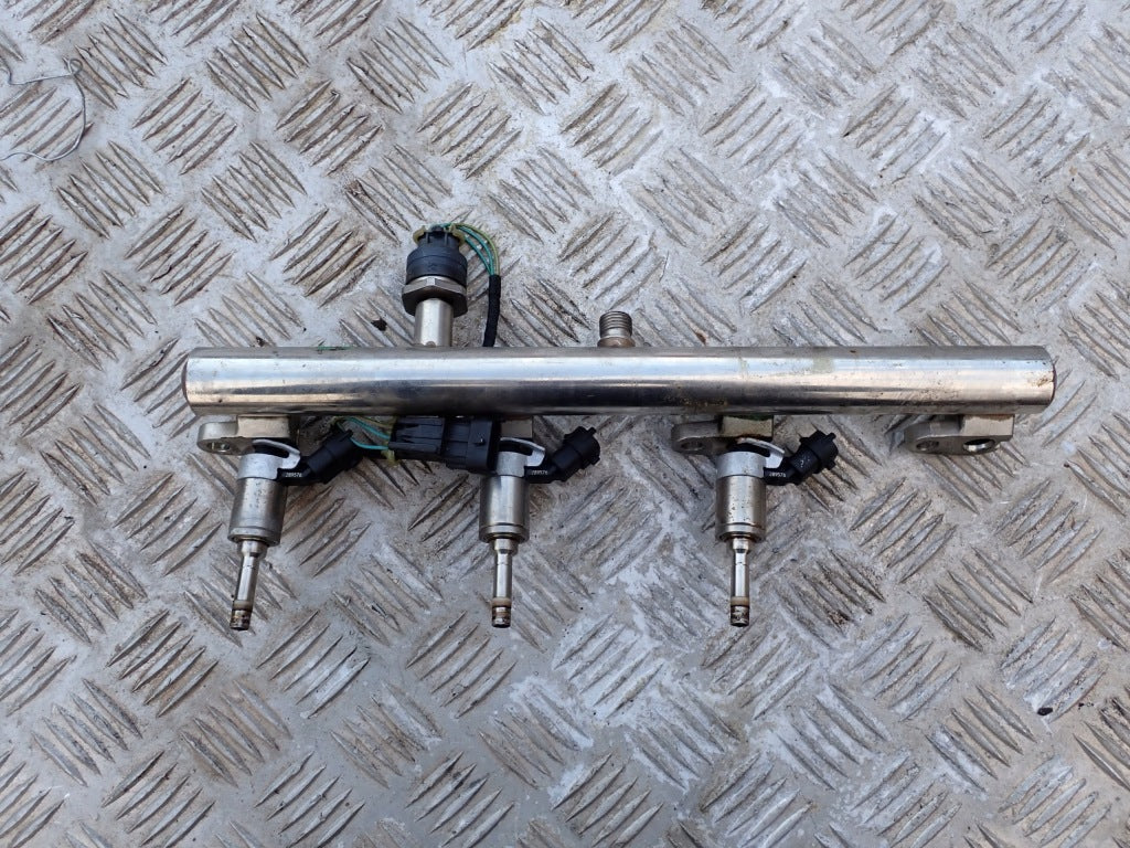 Maserati Quattroporte GTS Fuel Injection Rail