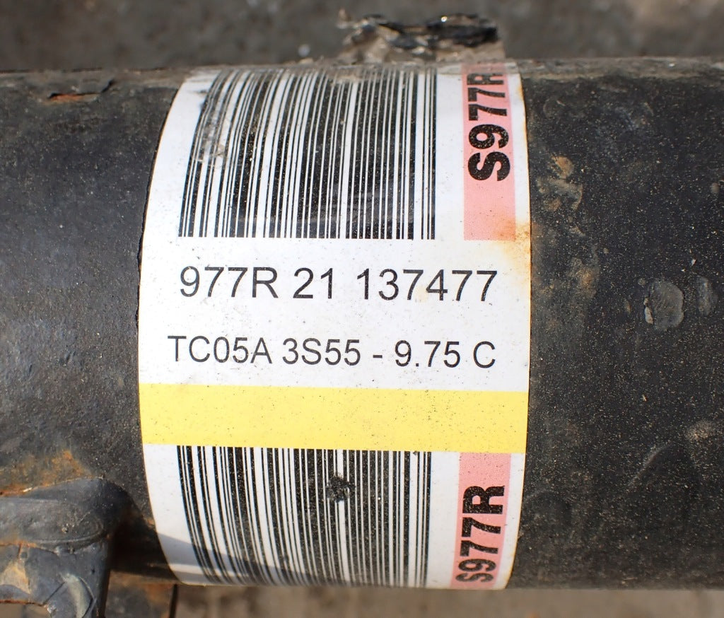 Zestaw tylnych piast i półosi do Ford F150 XLT 2024, części Autolandparts, widok na elementy układu napędowego.