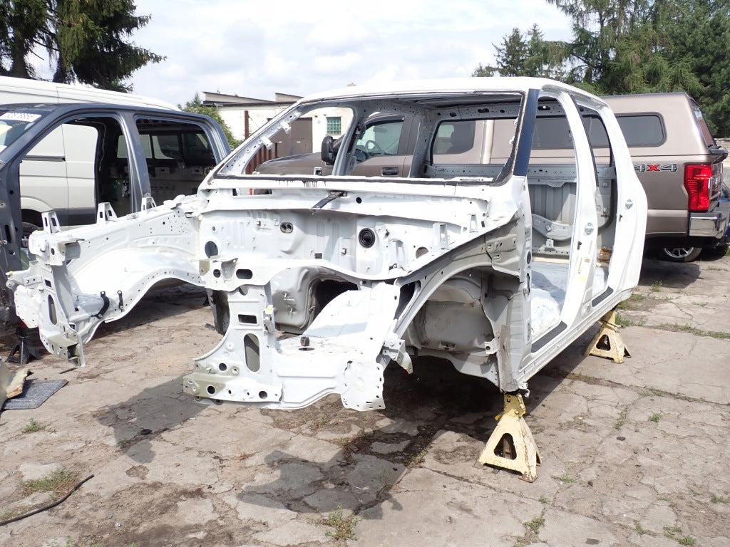 Cwiartka Prawa Przednia Słupek Fartuch Okular Prawy Toyota Tundra 2022-