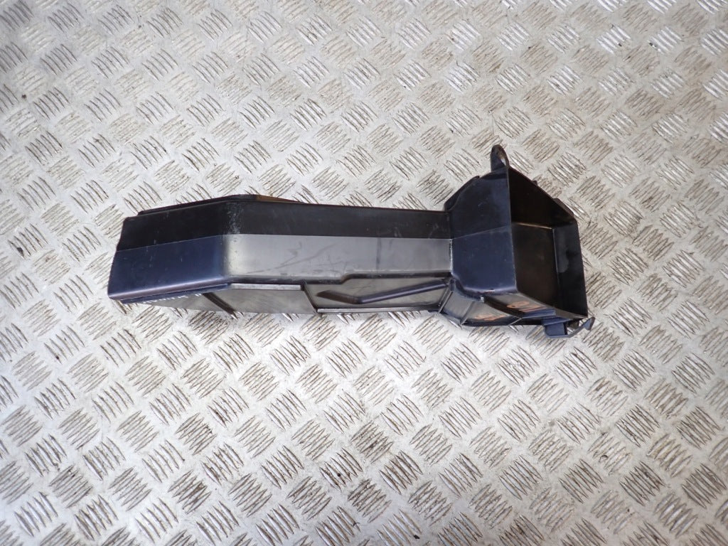 Wlot Kierownica Powietrza Chłodnicy Skrzyni Toyota Sienna XL40 2.5 2021-