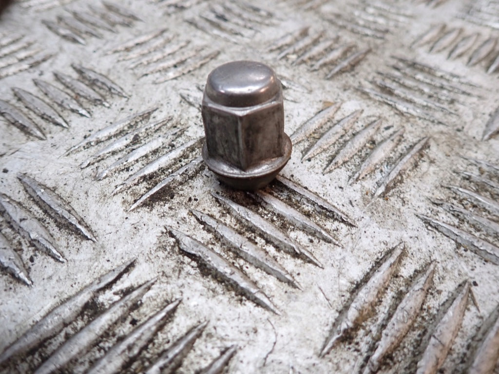 Chevrolet Corvette C5 Wheel Nut