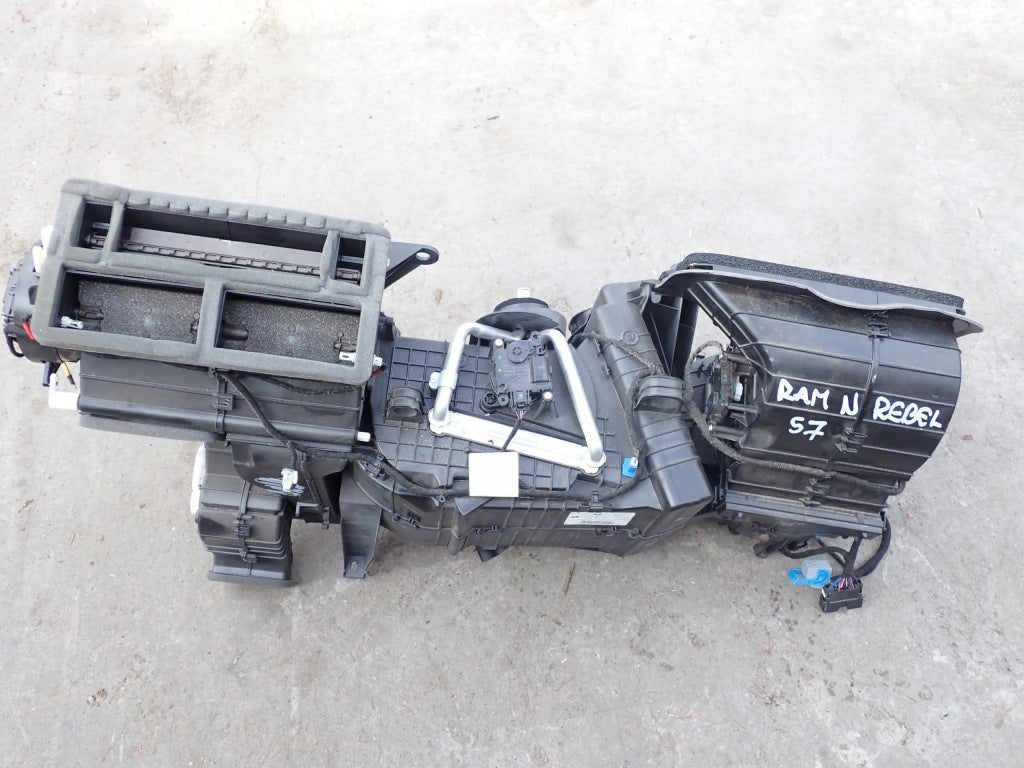 Nagrzewnica KPL Dodge RAM V Limited 2019-