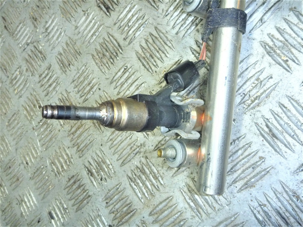 Injector Chevrolet Silverado Suburban Tahoe GMC Sierra Yukon 2013-