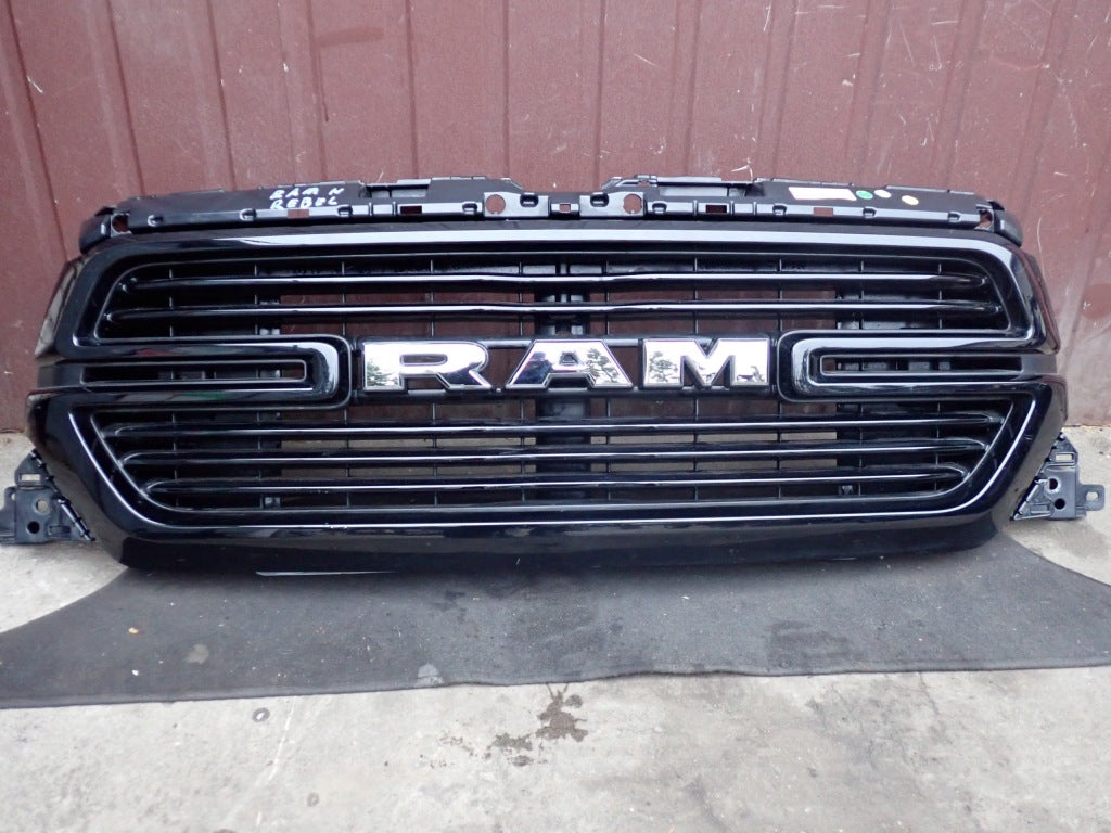 Atrapa Grill Przedni Czarny Dodge RAM V Laramie 2019-