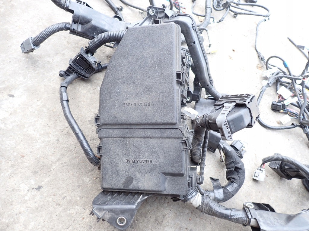 Wiązka instalacyjna grodzi komory silnika do Toyota Sienna XL40 2021- od Autolandparts, widoczna w pełni na zdjęciu