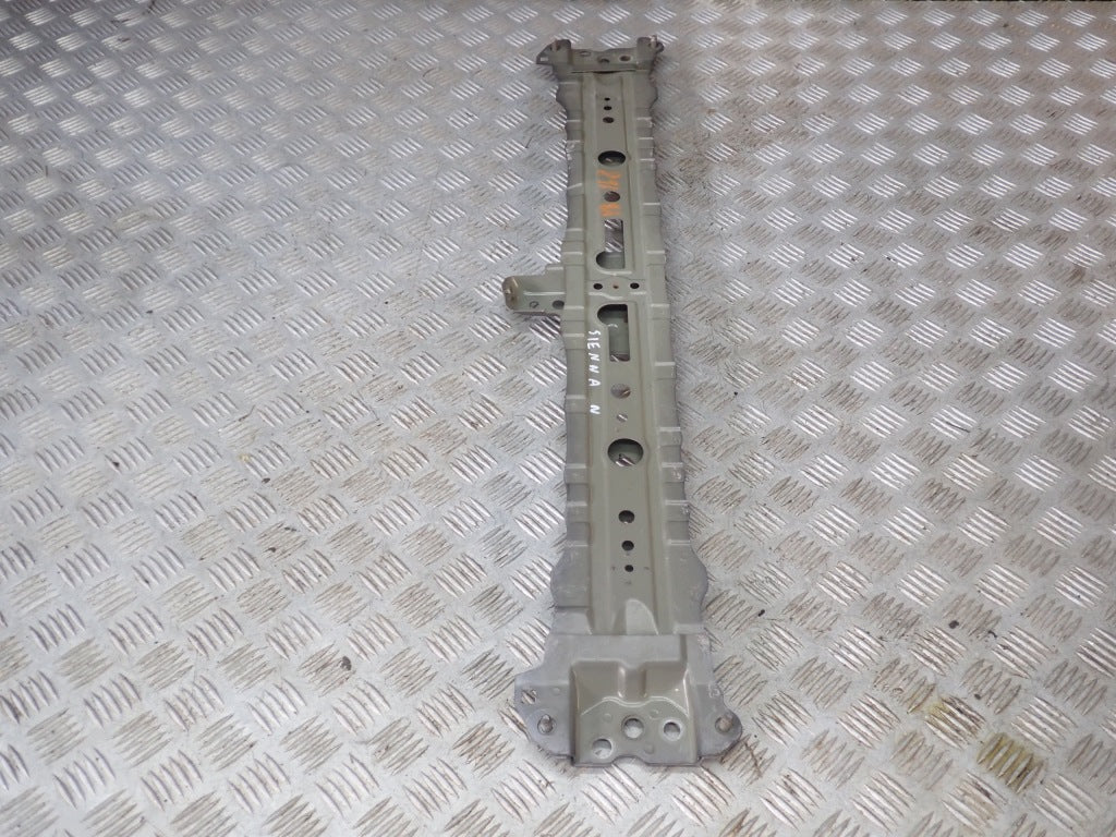 Wzmocnienie Wspornik Dolny Chłodnicy Toyota Sienna XL40 2021
