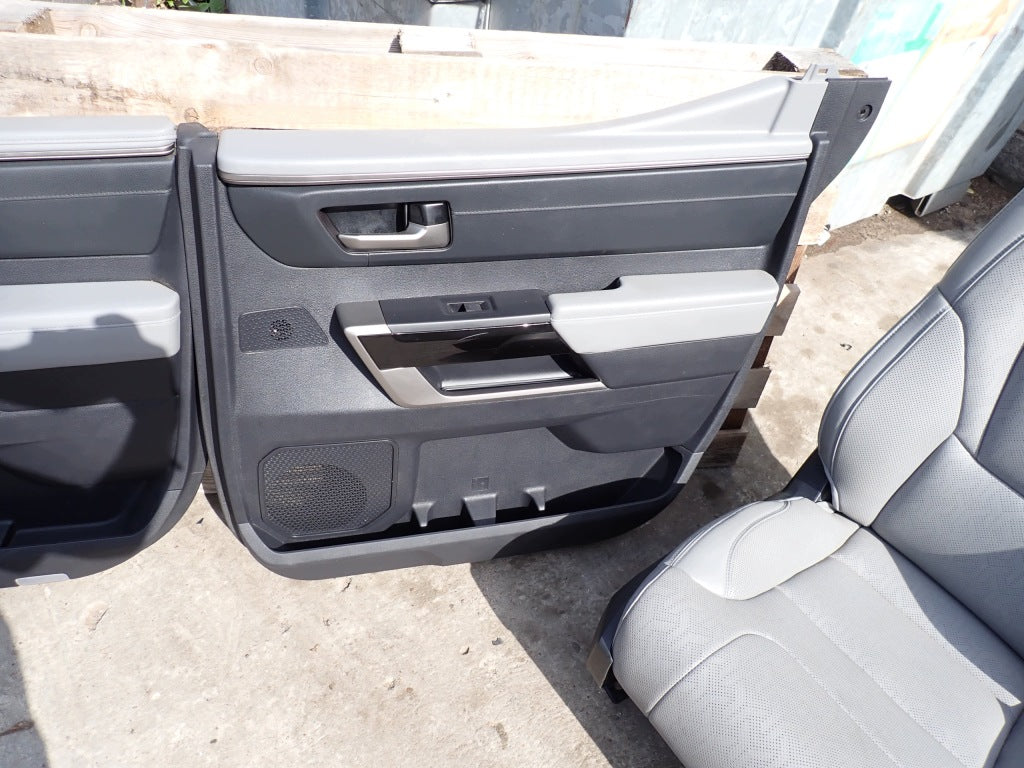 Tapicerka Fotele Kanapa Boczki Kpl Toyota Tundra Crew Cab Limited 2022-