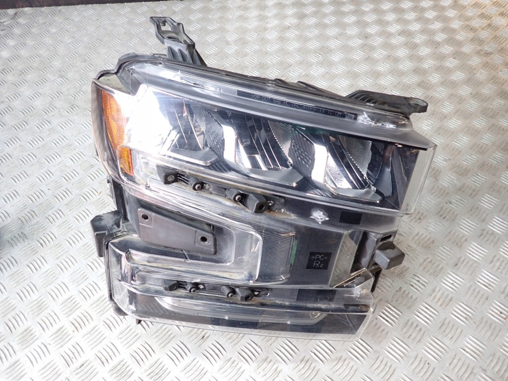 Lampa Prawa Przednia Przód Kpl Full LED Reflektor Chevrolet Silverado 2019-