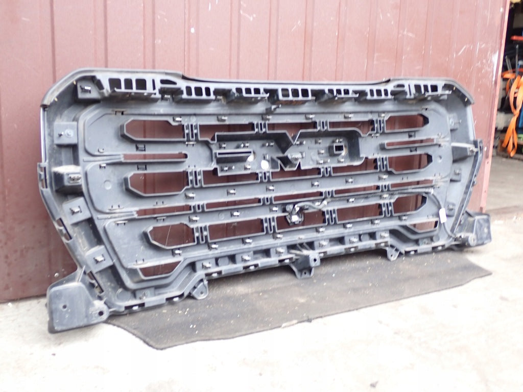 Atrapa Chłodnicy Grill Kpl. Kamera GMC Sierra 3.0D AT4 2019-