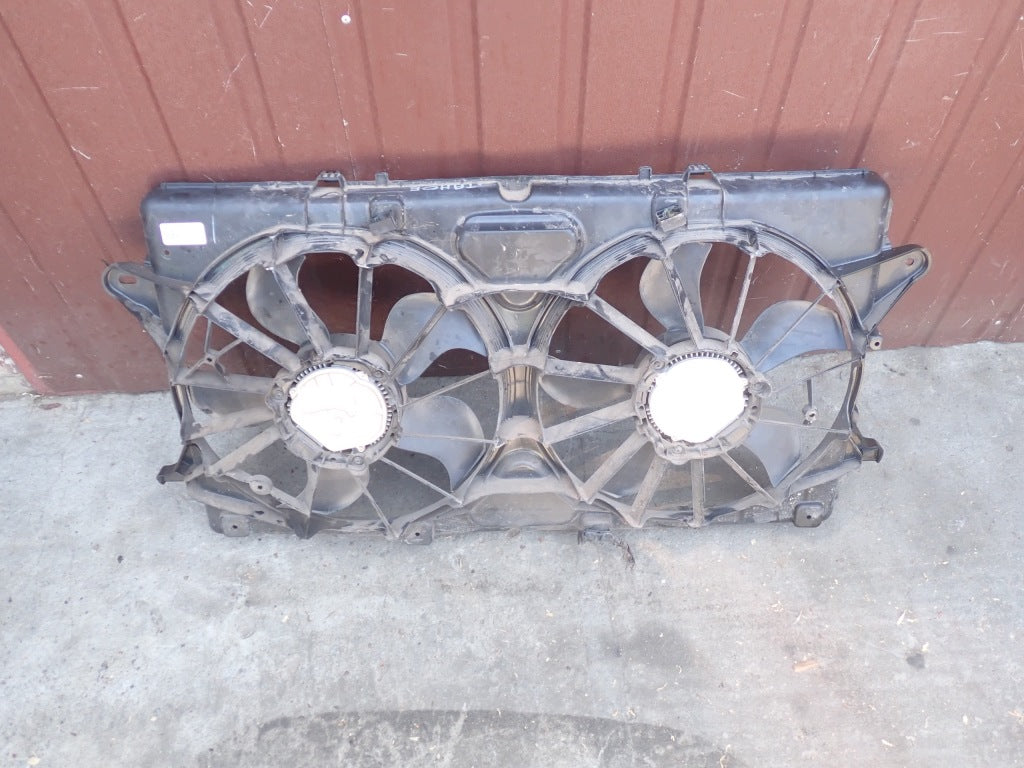 Fan Chevrolet Silverado Suburban Tahoe Sierra Yukon Escalade