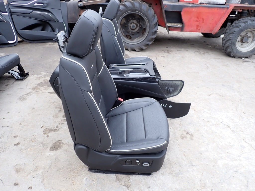 Tapicerka Fotele Monitory Kanapa Cadillac Escalade ESV 2021-