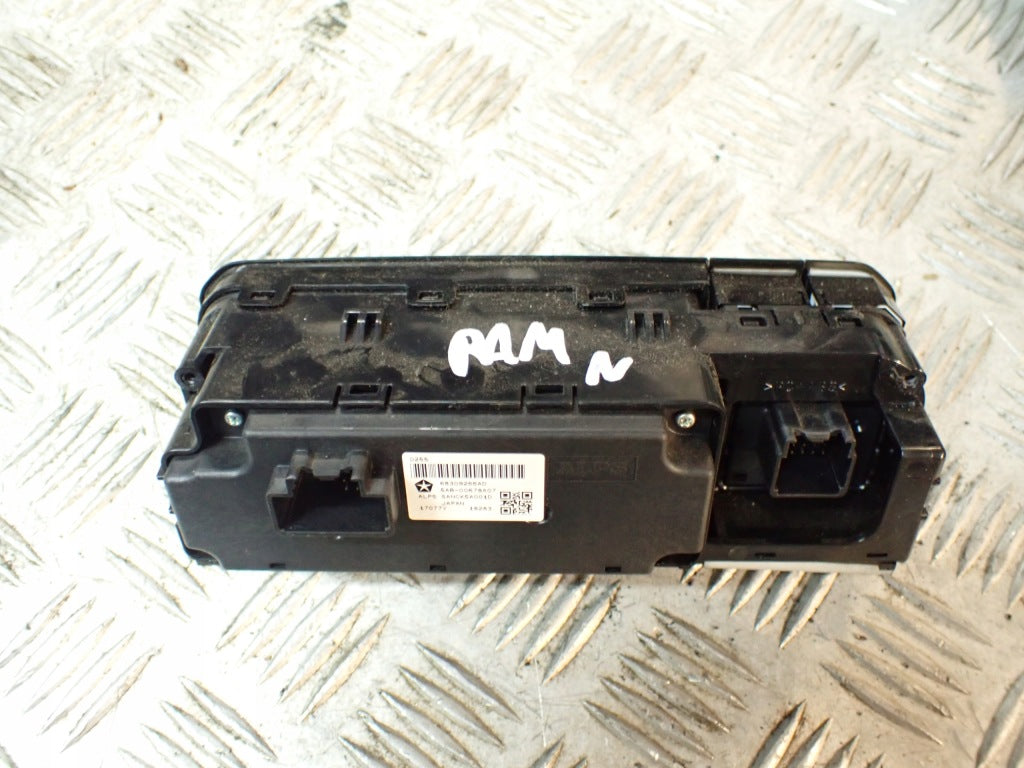 Panel Przełącznik Przyczepy Trakcji PDC Pneumatyka Dodge Ram V 1500 19-