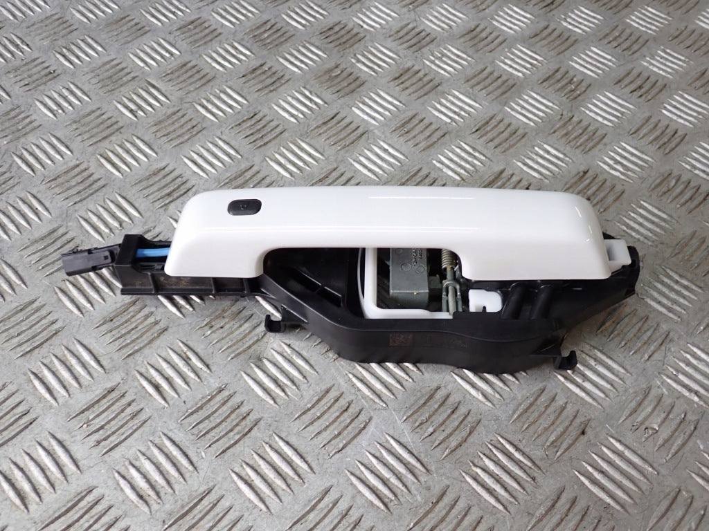 Right Front Door Handle Keyless Ford F150 Lariat 2021-