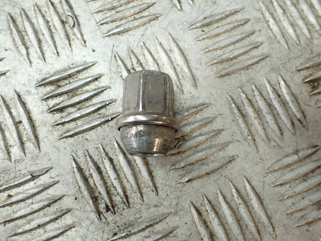 Dodge Ram V 1500 Wheel Nuts and Bolts 19-