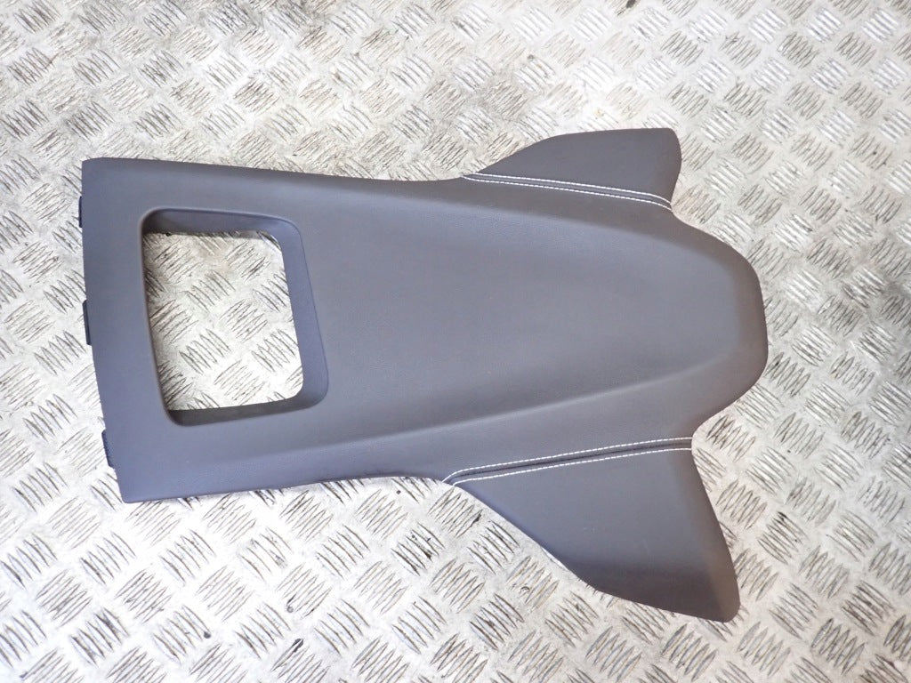 Cockpit Dashboard Gauge Cover Leather White Thread Chevrolet Corvette C8 20-