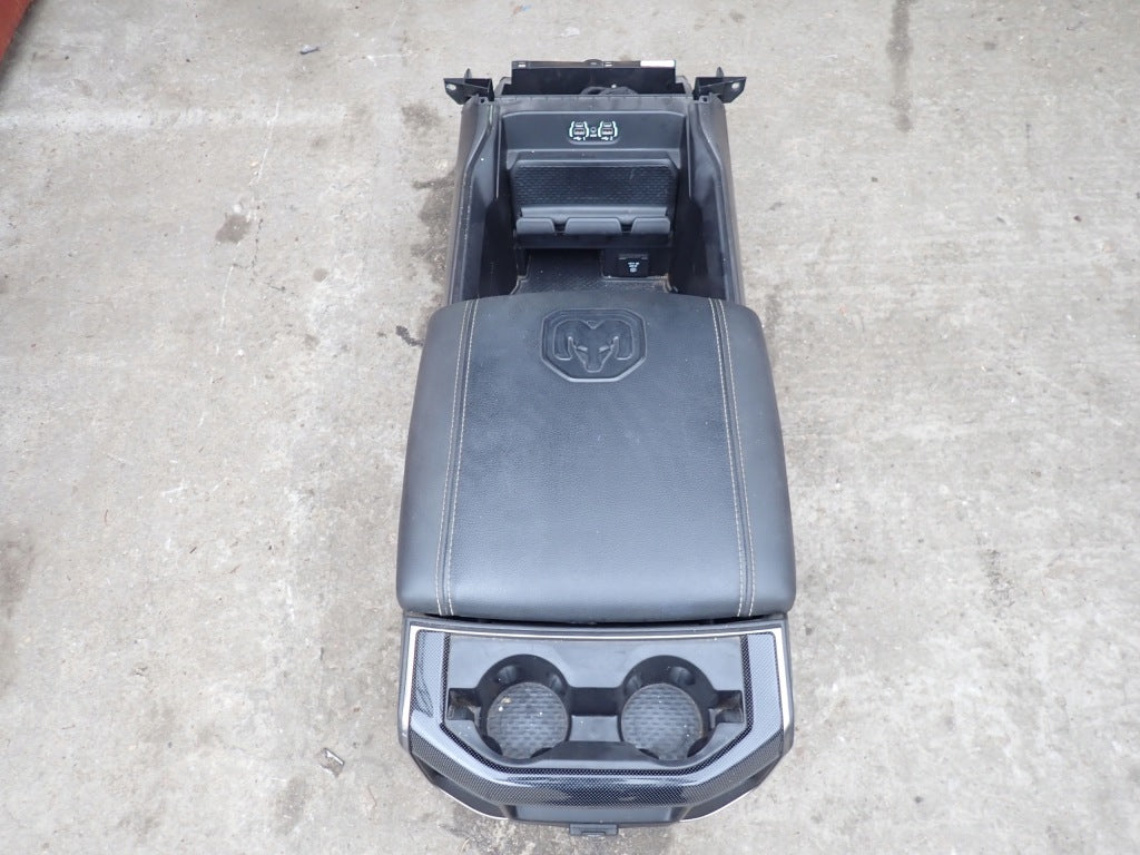 Podłokietnik Tunel Środkowy Dodge RAM V REBEL 2019-