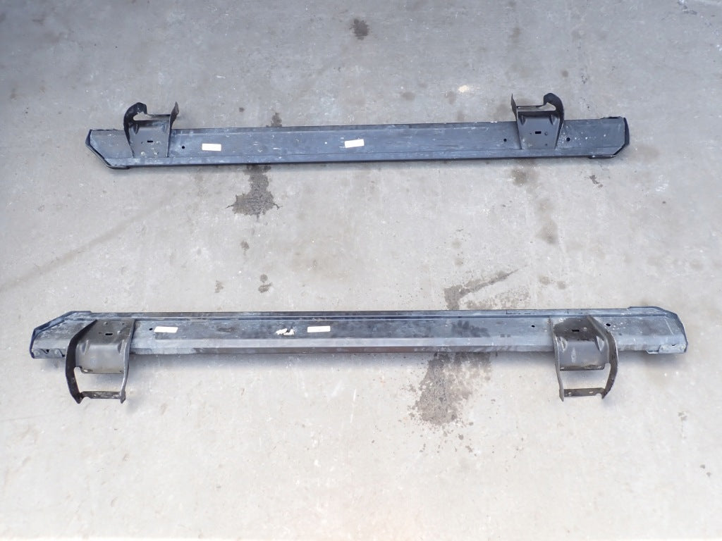Stopnie Progi PARA Ford F150 3.5 XLT Crew Cab 2024, czarne, stalowe, montaż na bok pojazdu.