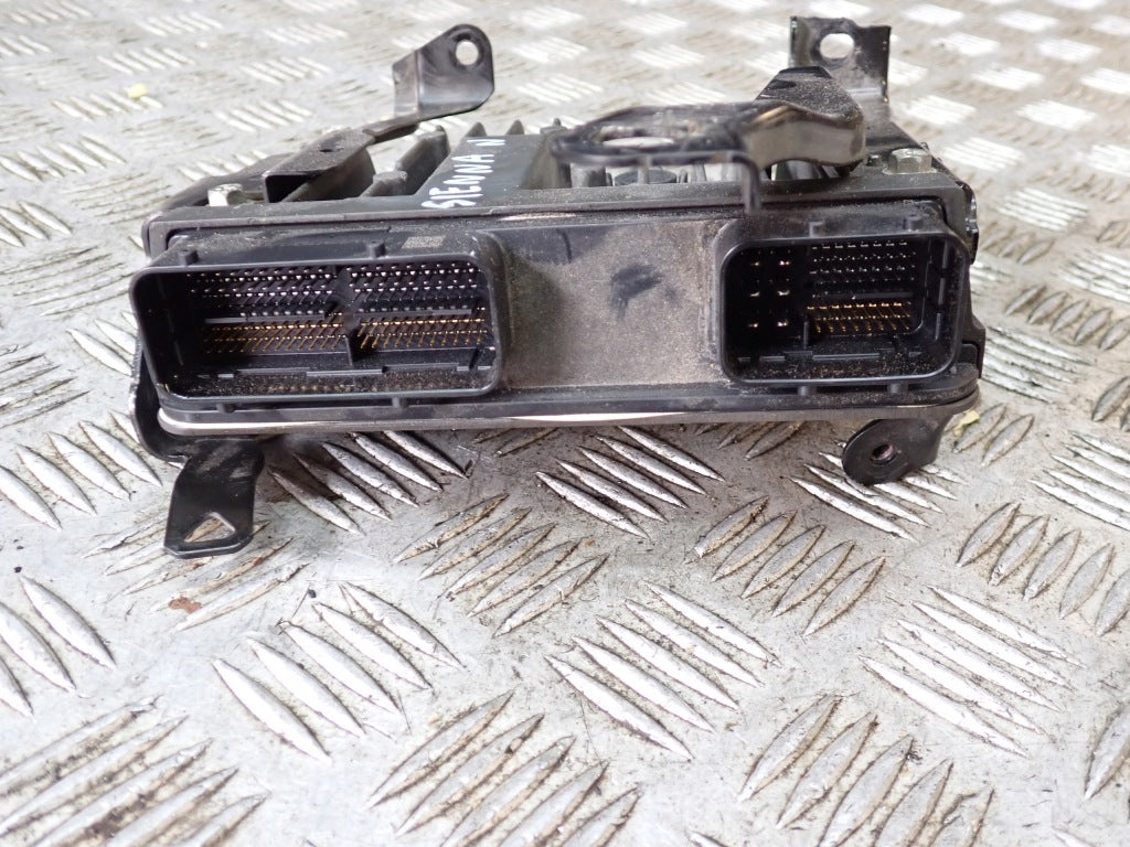 Komputer Sterownik Silnika Toyota Sienna XL40 2.5 Hybrid 2021-