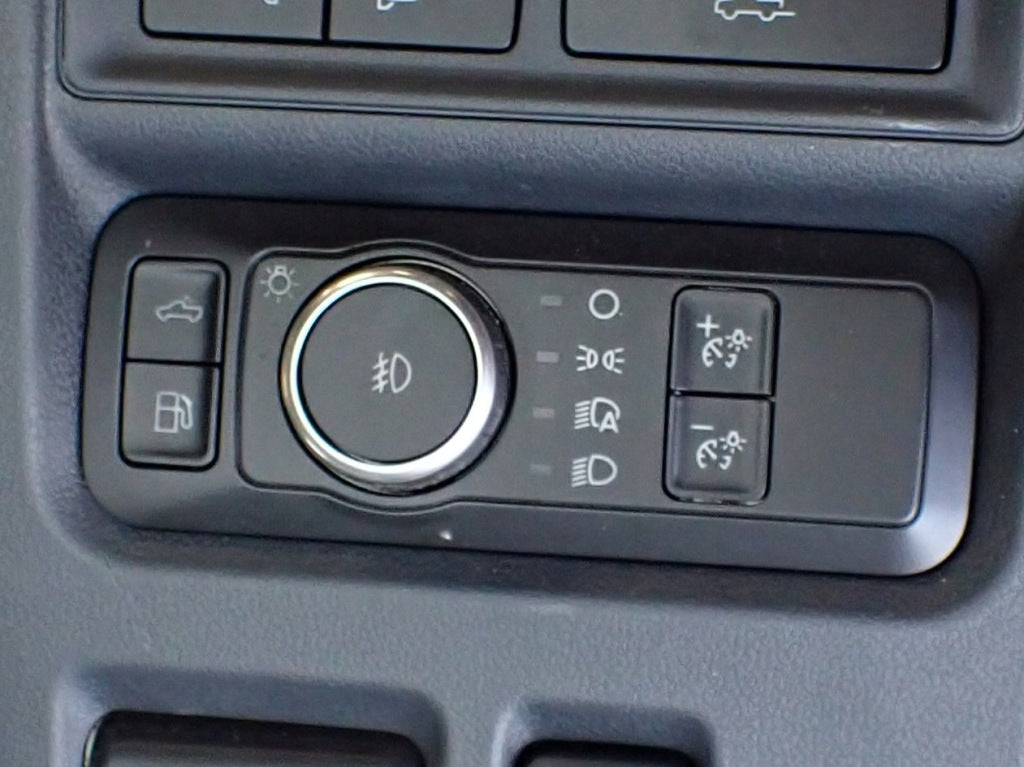 Panel przełącznika świateł do Ford F150 3.5 Hybrid Powerboost 2025, autolandparts, widok z przodu.