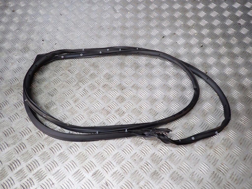 Uszczelka Drzwi Prawa Tylna Ford Expedition 3.5 2020