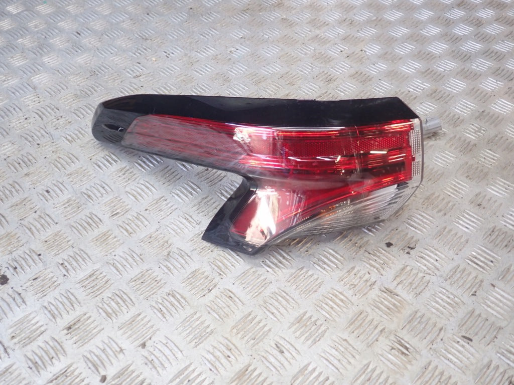 Lampa Tylna Lewa Zewnętrzna Toyota Sienna XL40 2021