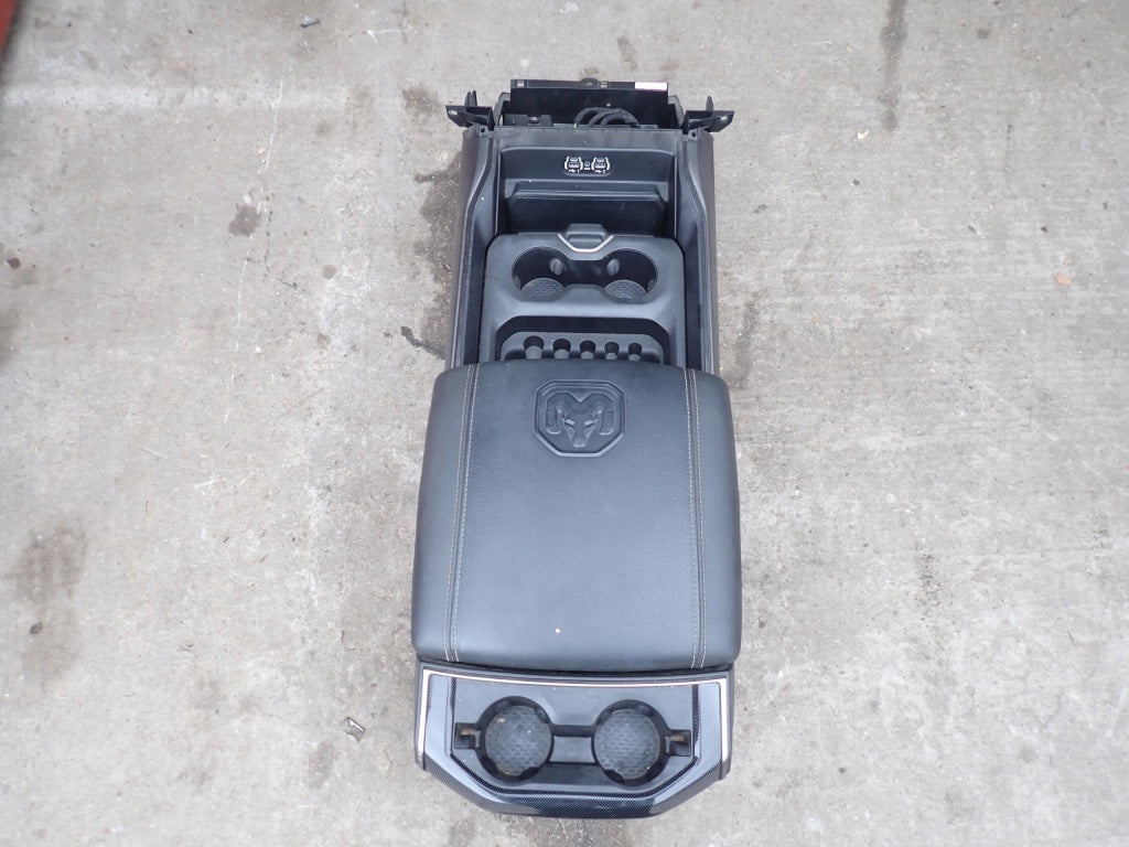 Podłokietnik Tunel Środkowy Dodge RAM V REBEL 2019-