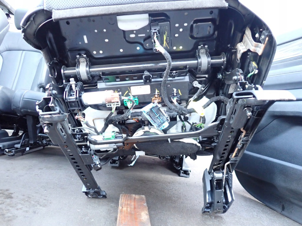 Fotel Lewy Kierowcy Jeep Wagoneer WS 5.7 4x4 2022-