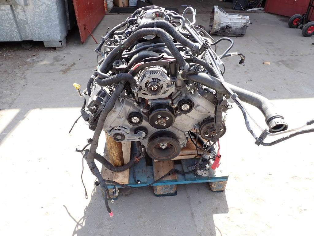 Silnik Goły Głowice Blok 6.2L SOHC 2-Valve Boss V8 Ford F350 F250 P558 2021