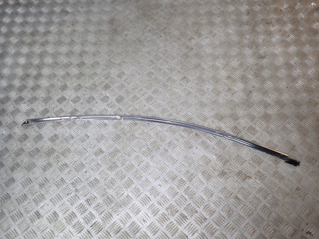 Listwa Drzwi Prawa Przednia Toyota Sienna XL40 2021