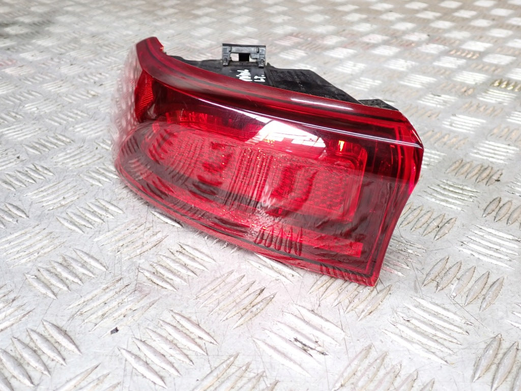 Lampa Tylna Tył Lewa Kia Carnival LX 3.5 KA4 2020-