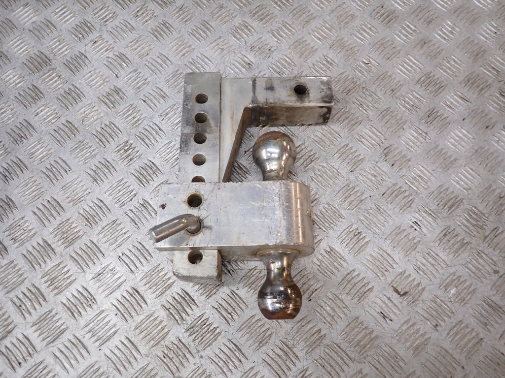 Hak Tylny Dodge Ram 5.7 HEMI 1500 19-