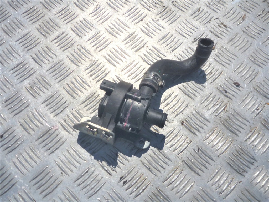 Additional Coolant Water Pump Maserati Quattroporte 2013-