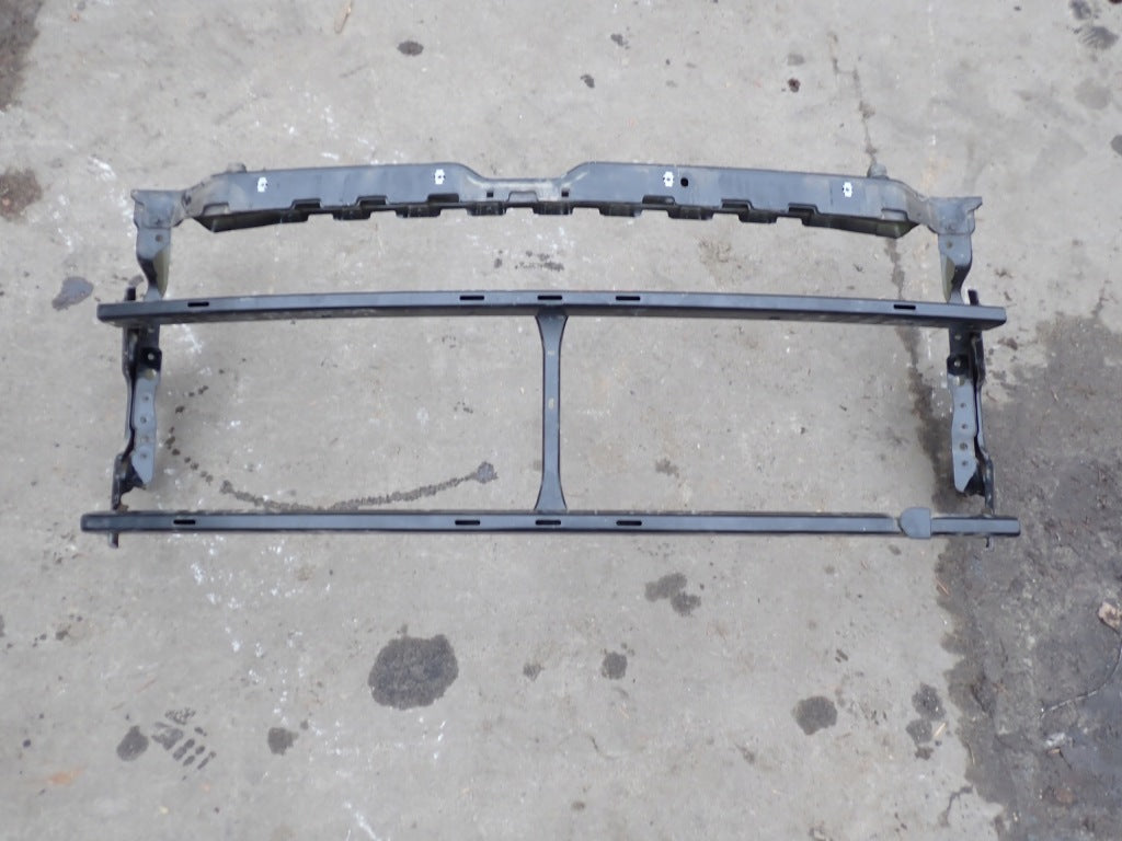 Wzmocnienie Przednie Atrapy Pas Przedni Chevrolet Tahoe Suburban Yukon 21-